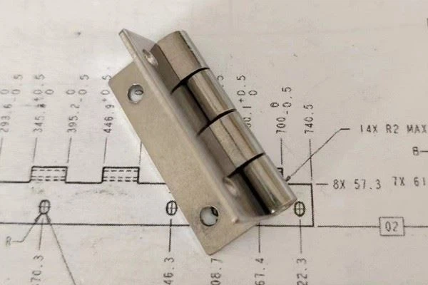 Smooth Opening And Closing Four-section Hinge