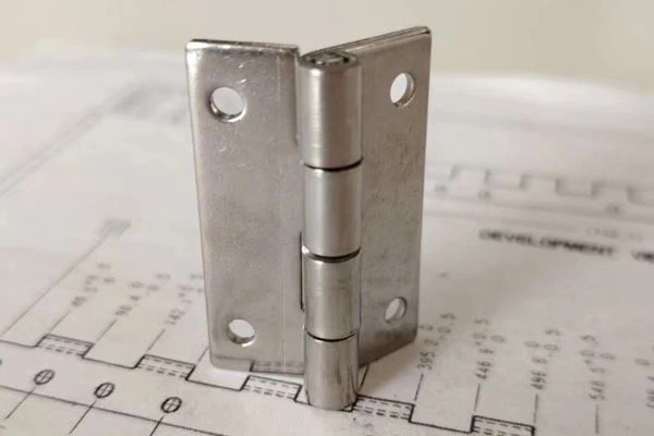 Smooth Opening And Closing Four-section Hinge