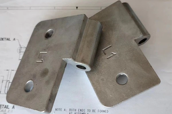 The Stable Detachable Hinge